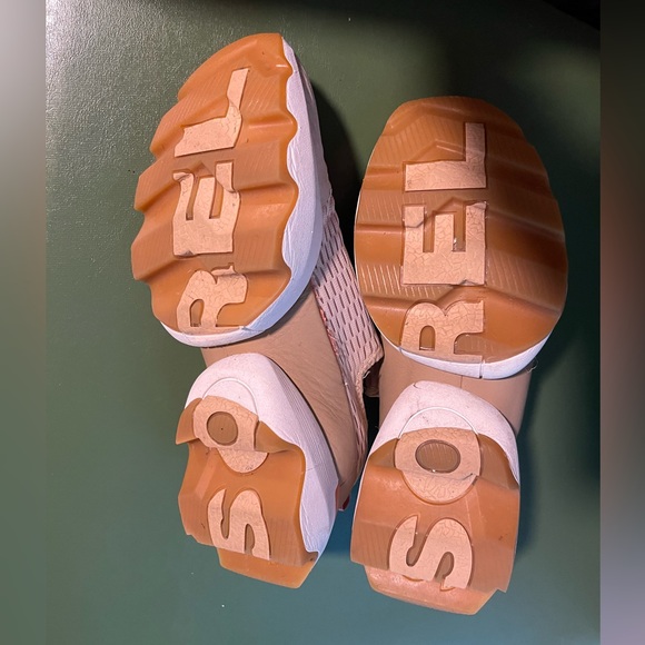 Sorel Women's Kinetic Impact Strap Sz 6 Sand Pink Color Leather Mesh Sneakers - Picture 5 of 9